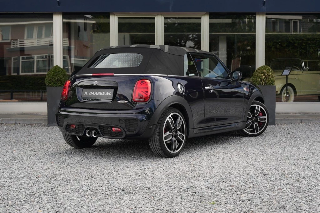 Hoofdafbeelding MINI Cabrio