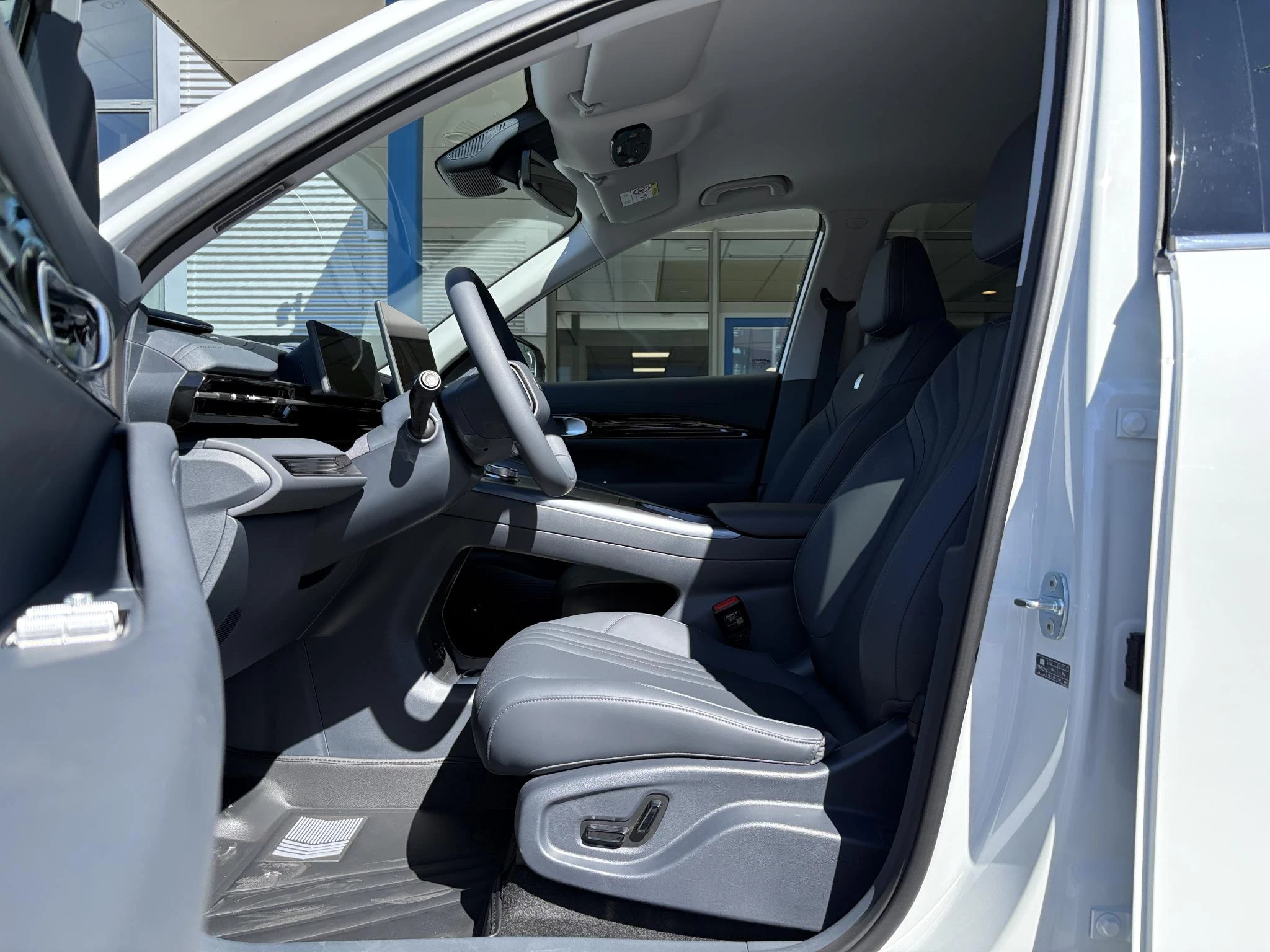 Hoofdafbeelding Geely E5