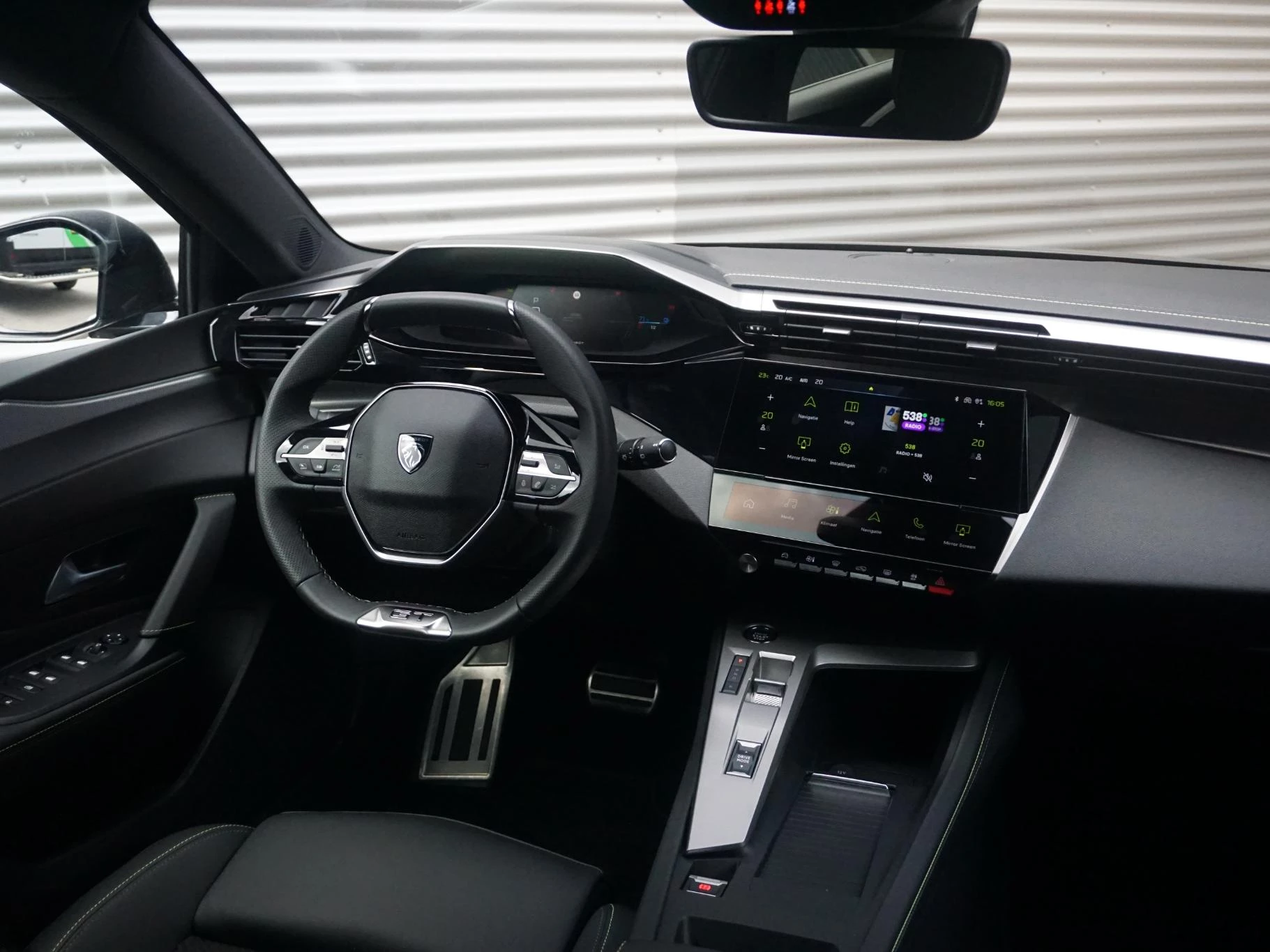 Hoofdafbeelding Peugeot e-308