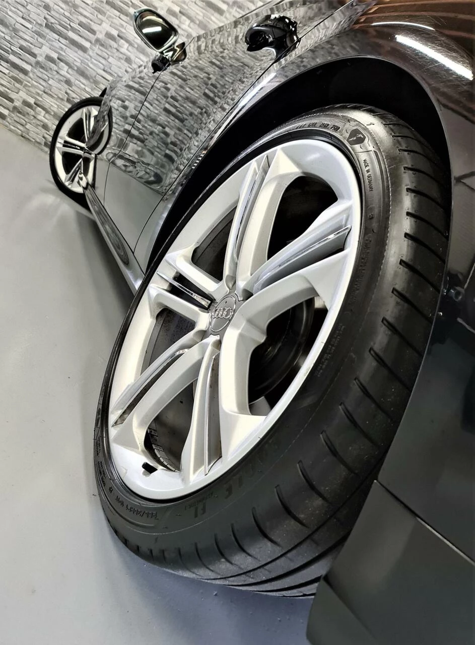 Hoofdafbeelding Audi S8