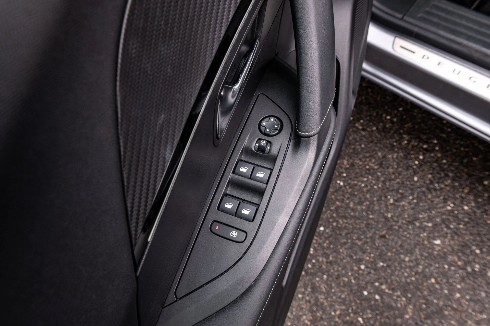 Hoofdafbeelding Peugeot e-2008