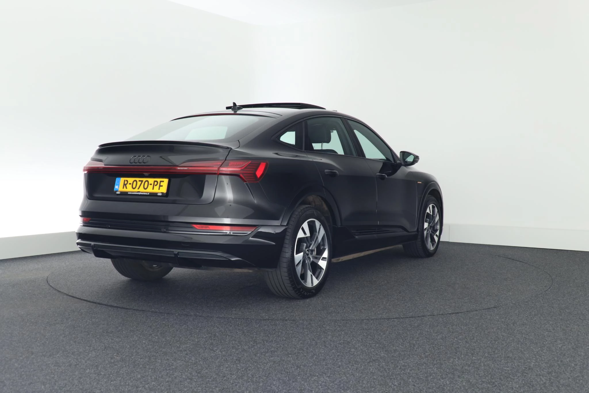 Hoofdafbeelding Audi e-tron