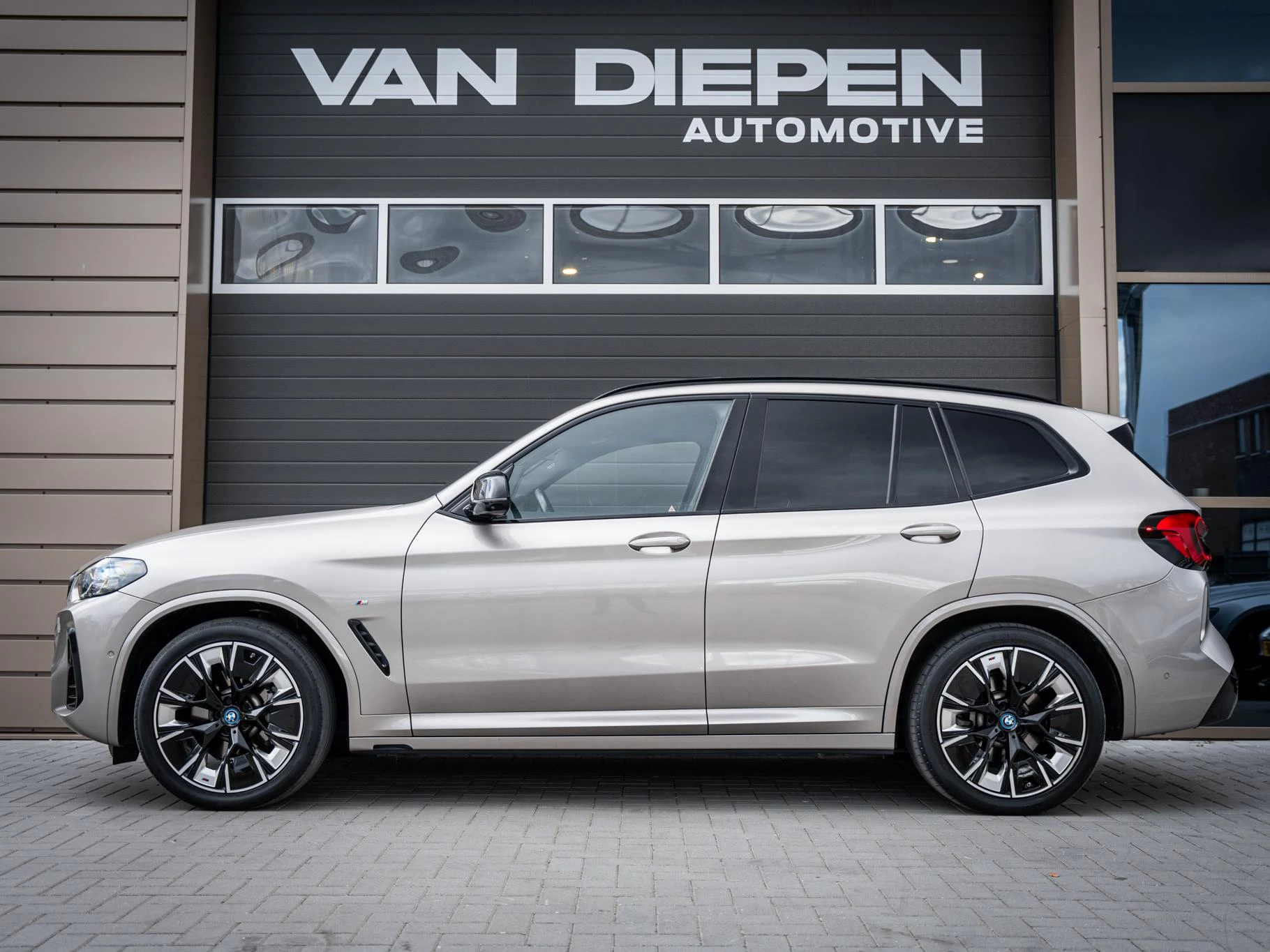 Hoofdafbeelding BMW iX3