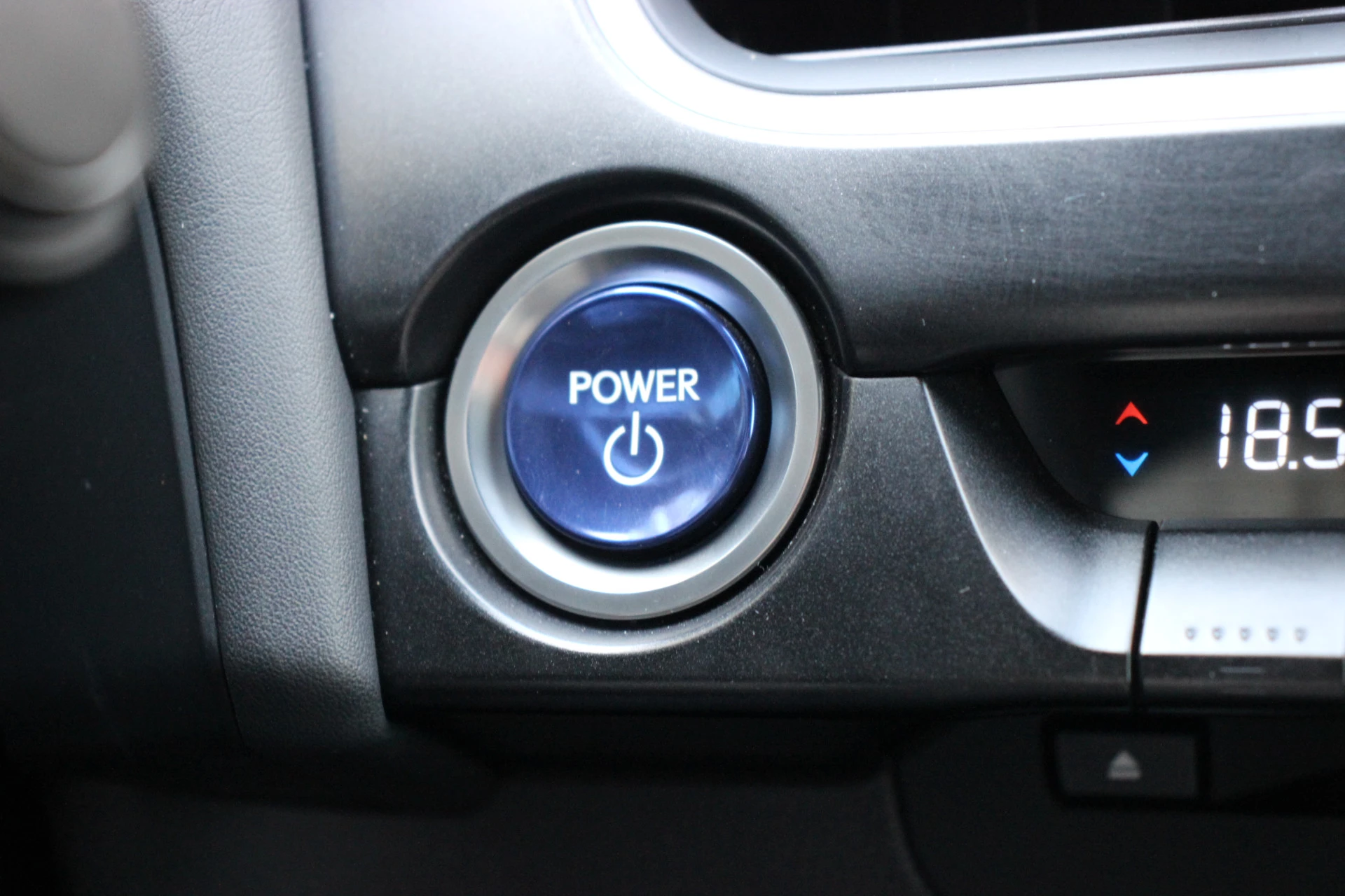 Hoofdafbeelding Lexus UX