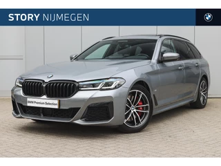 BMW 5 Serie Touring 520i High Executive M Sport Automaat / Panoramadak / Trekhaak / Laserlight / Active Cruise Control / M Sportonderstel / Live Cockpit Professional / Comfortstoelen