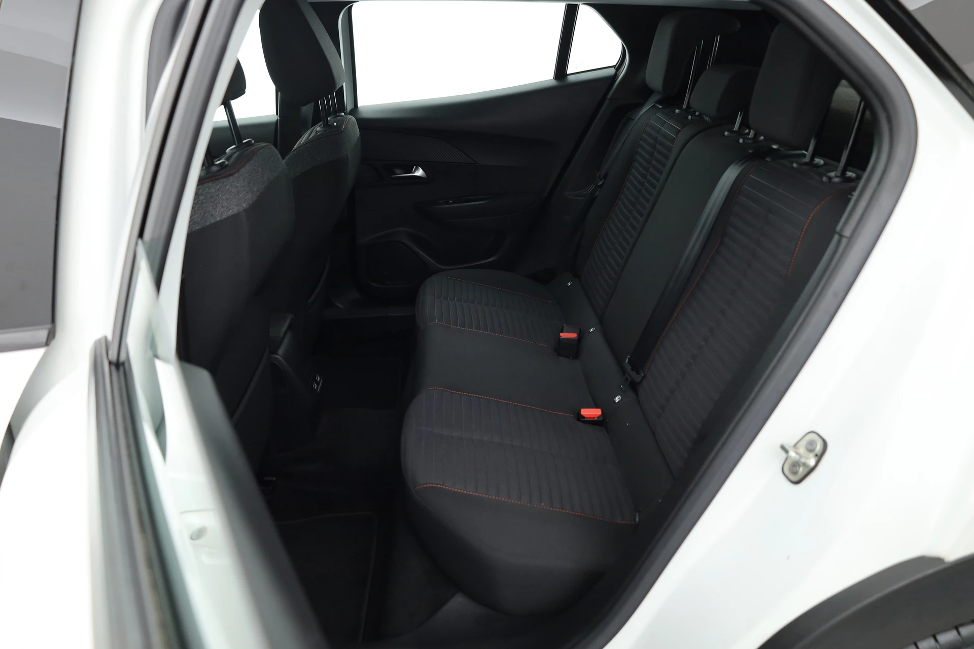 Hoofdafbeelding Peugeot e-2008