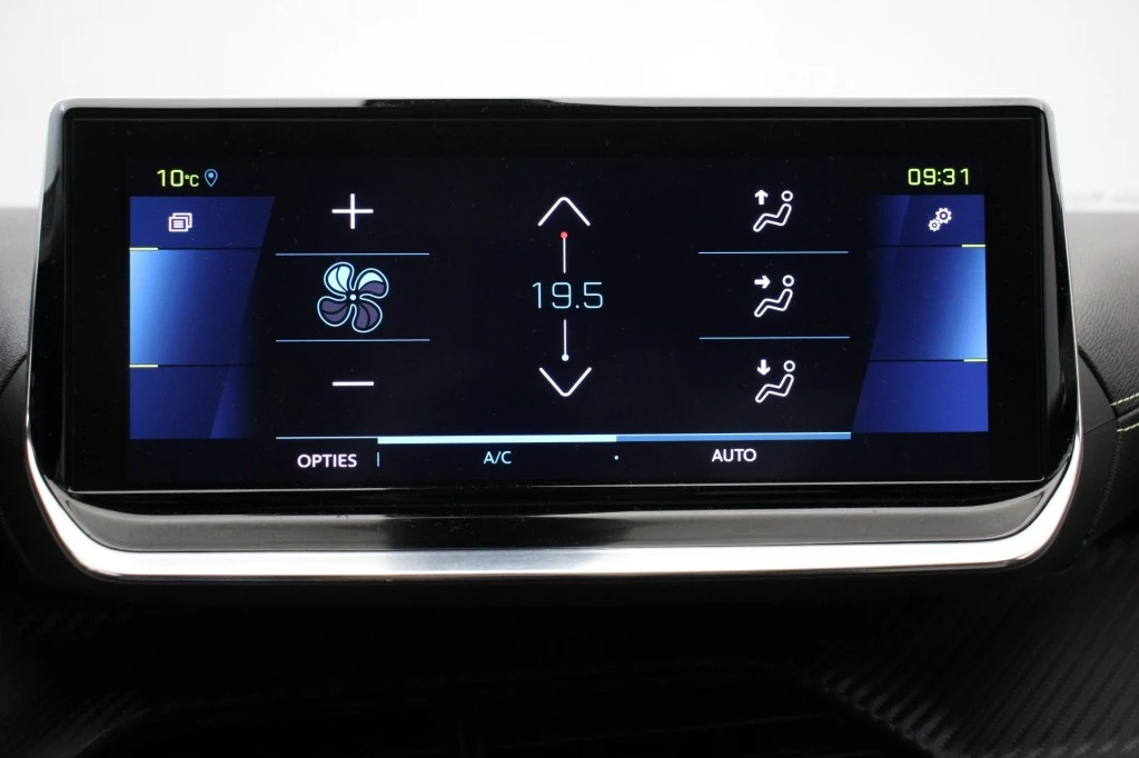 Hoofdafbeelding Peugeot e-2008