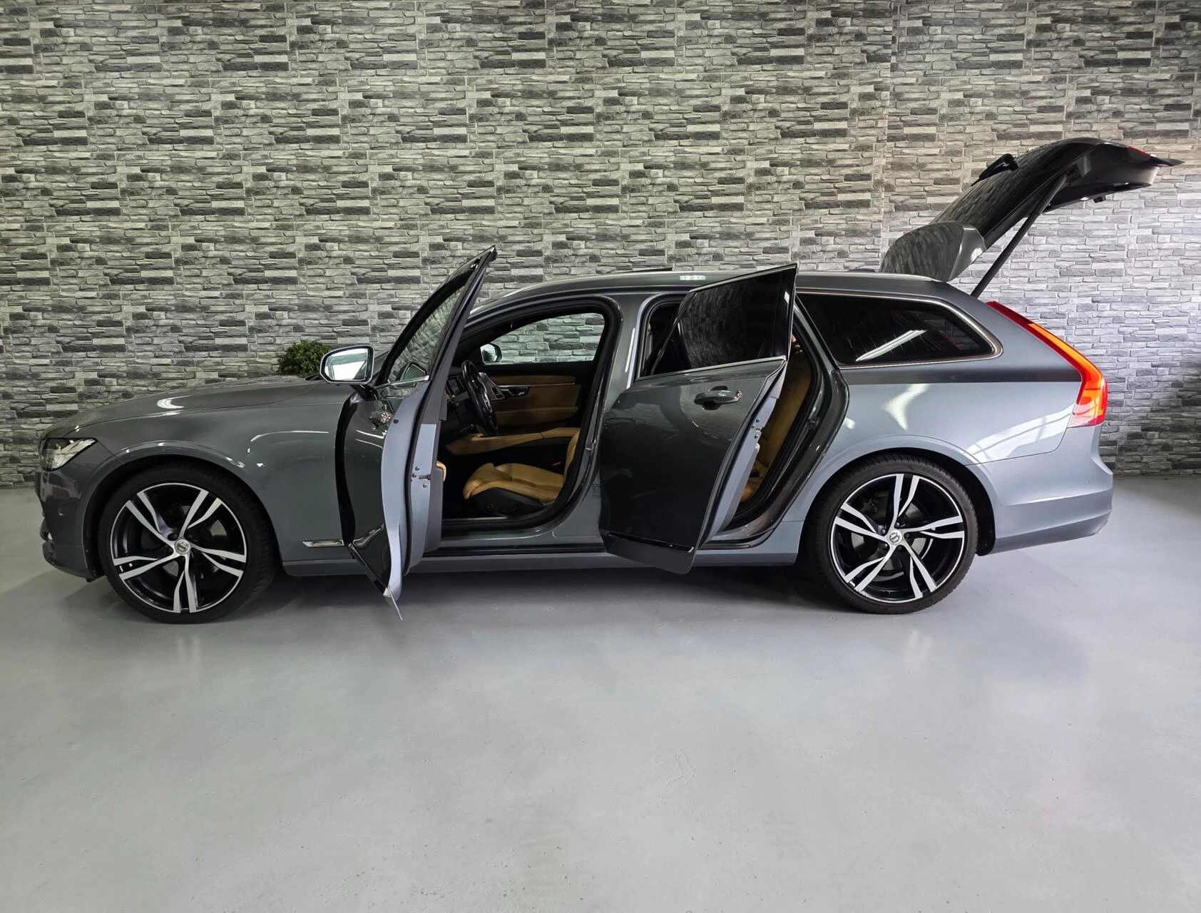 Hoofdafbeelding Volvo V90