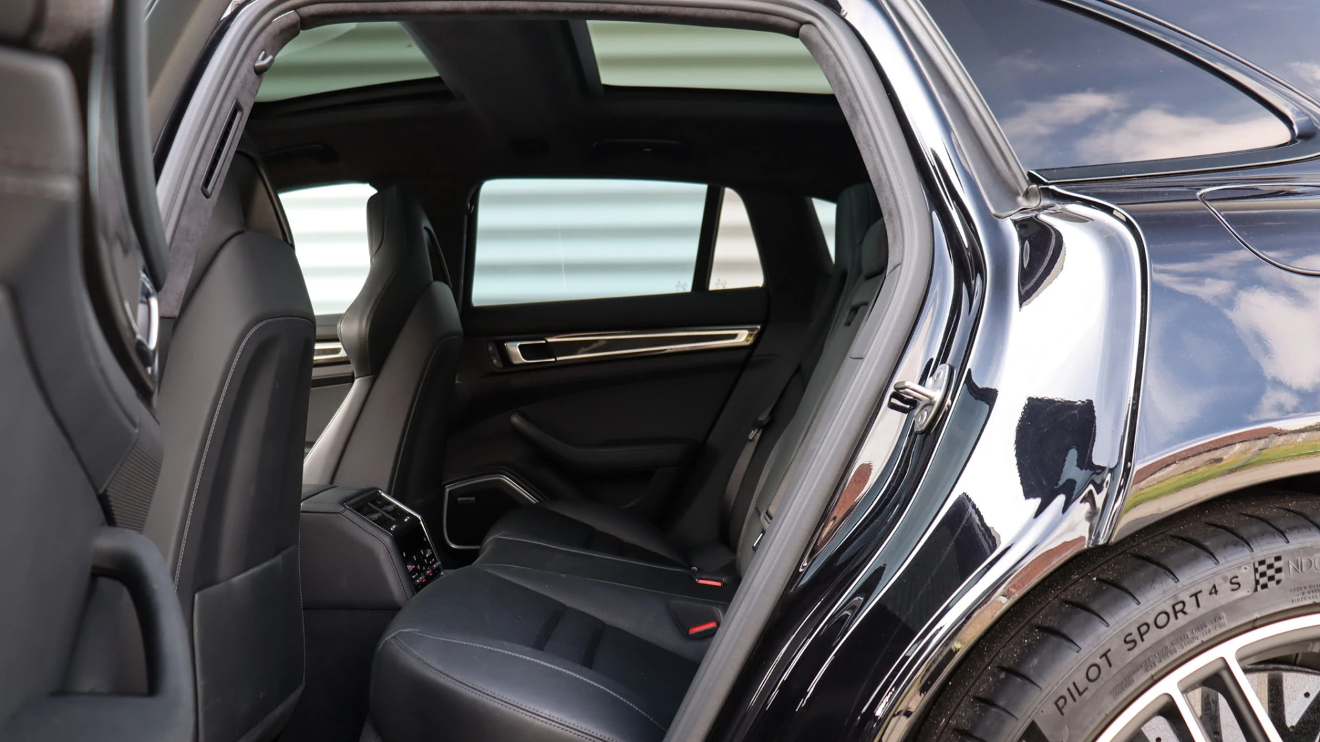 Hoofdafbeelding Porsche Panamera