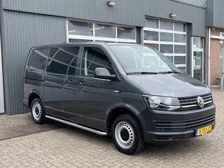 Volkswagen Transporter 2.0 TDI L1H1 Btw en Bpm vrij!! 2xschuifdeur Automaat Trekhaak 2500kg Airco Cruise controle Navigatie Apple carplay Parkeerhulp voor en achter 2-Persoons
