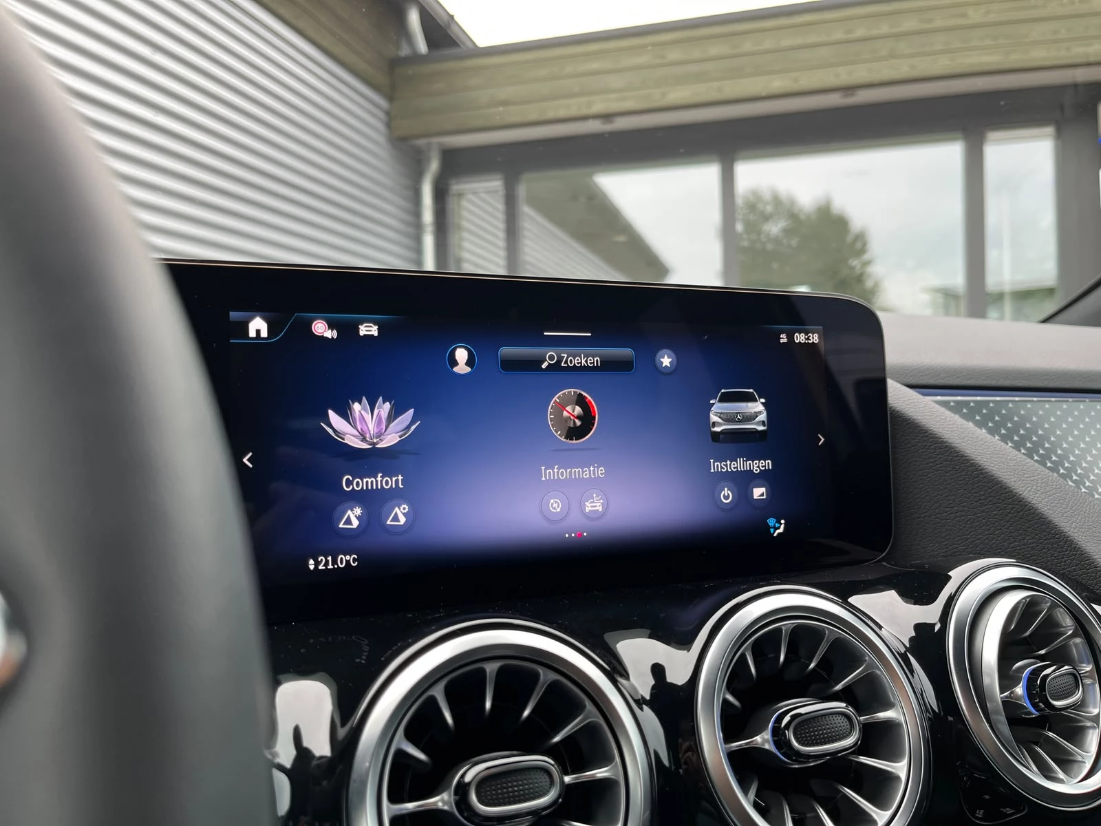 Hoofdafbeelding Mercedes-Benz EQA