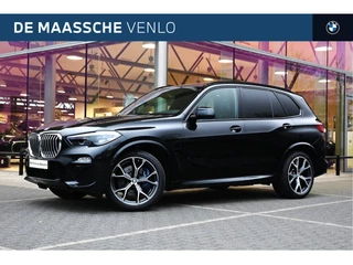 Hoofdafbeelding BMW X5 BMW X5 xDrive45e High Executive M Sport Automaat / Panoramadak / Trekhaak / Adaptive Air Suspension / Sportstoelen / Stoelverwarming / Parking Assistant / Driving Assistant Professional