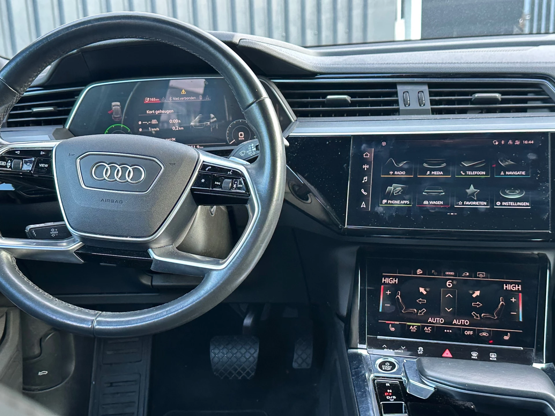 Hoofdafbeelding Audi e-tron