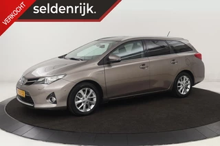 Toyota Auris 1.8 Hybrid Lease+ | Panoramadak | Stoelverwarming | Camera | Climate control | Keyless | PDC | Cruise control | Bluetooth