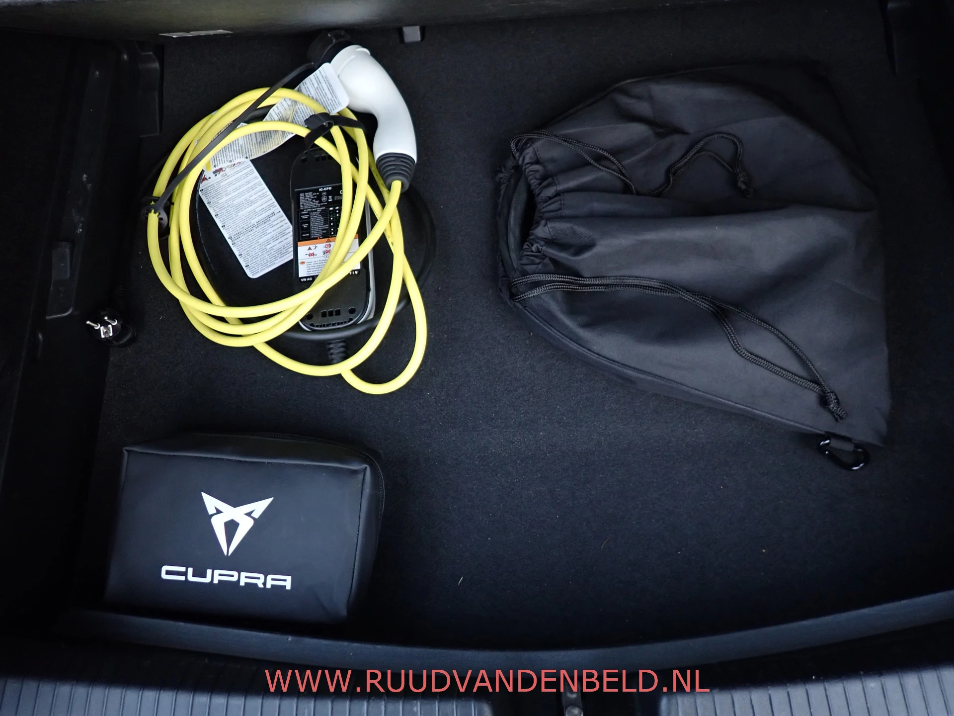 Hoofdafbeelding CUPRA Born