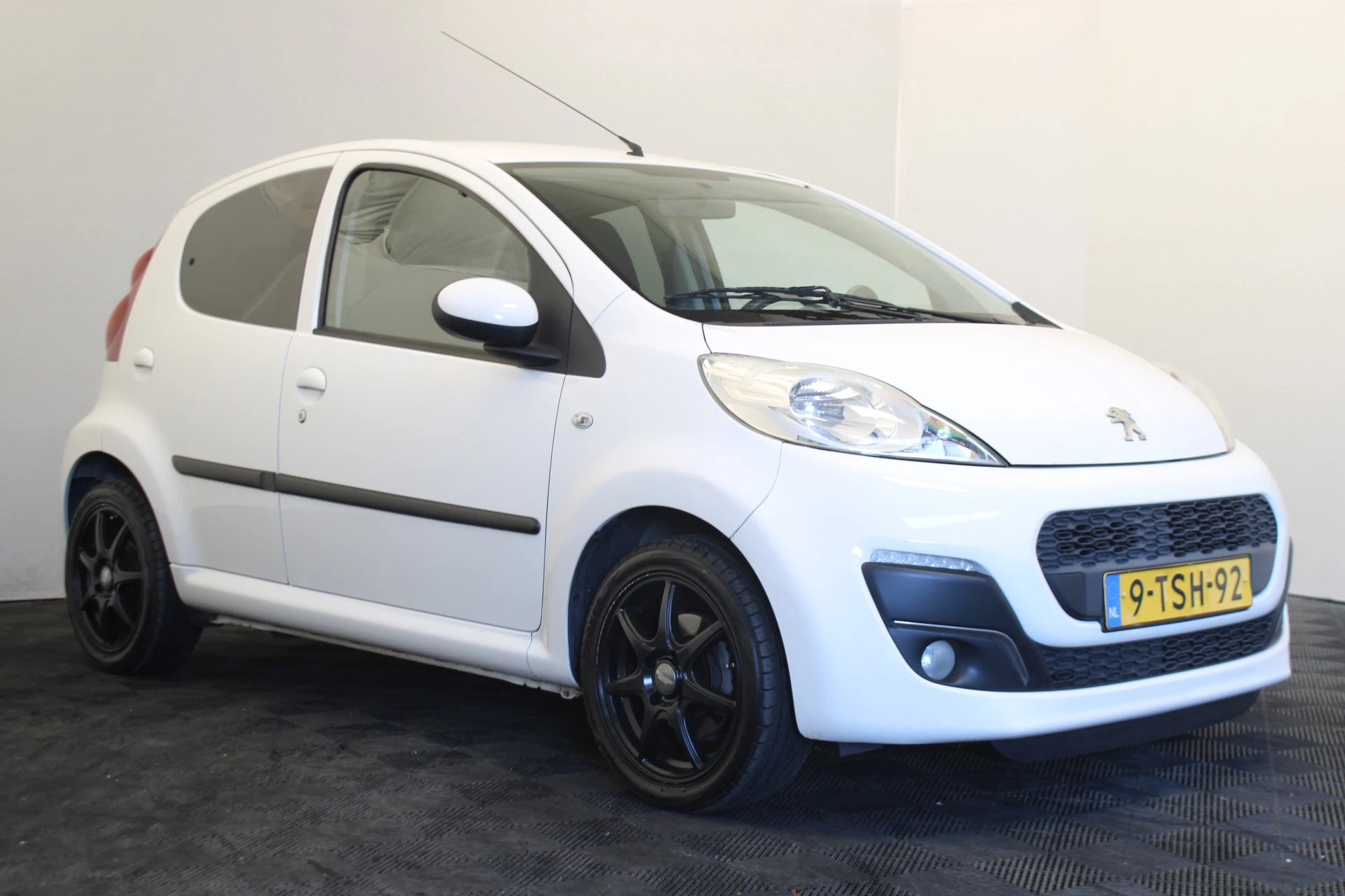 Hoofdafbeelding Peugeot 107
