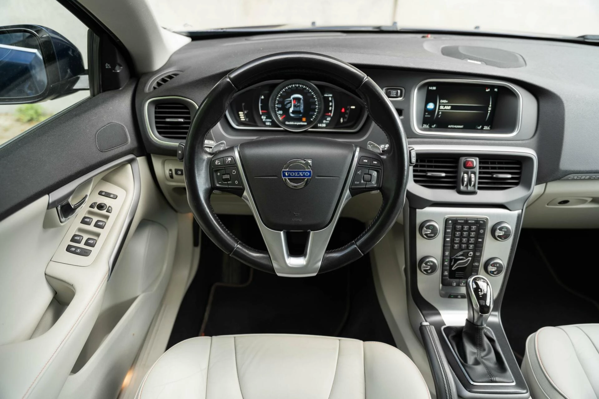 Hoofdafbeelding Volvo V40