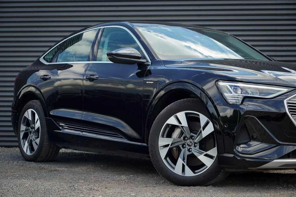 Hoofdafbeelding Audi e-tron