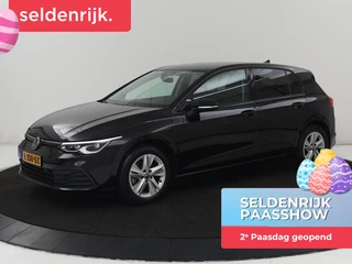 Volkswagen Golf 1.0 eTSI Life | Camera | Massage | Carplay | Adaptive cruise | Memory | Navigatie | Sfeerverlichting | Side Assist | File Assistent | Climate control | Park Assist | Getint glas