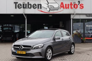Hoofdafbeelding Mercedes-Benz A-Klasse Mercedes-Benz A-klasse 200 d Prestige Navigatie, Panoramadak, Schuif- kanteldak, Cruise control, Stoelverwarming