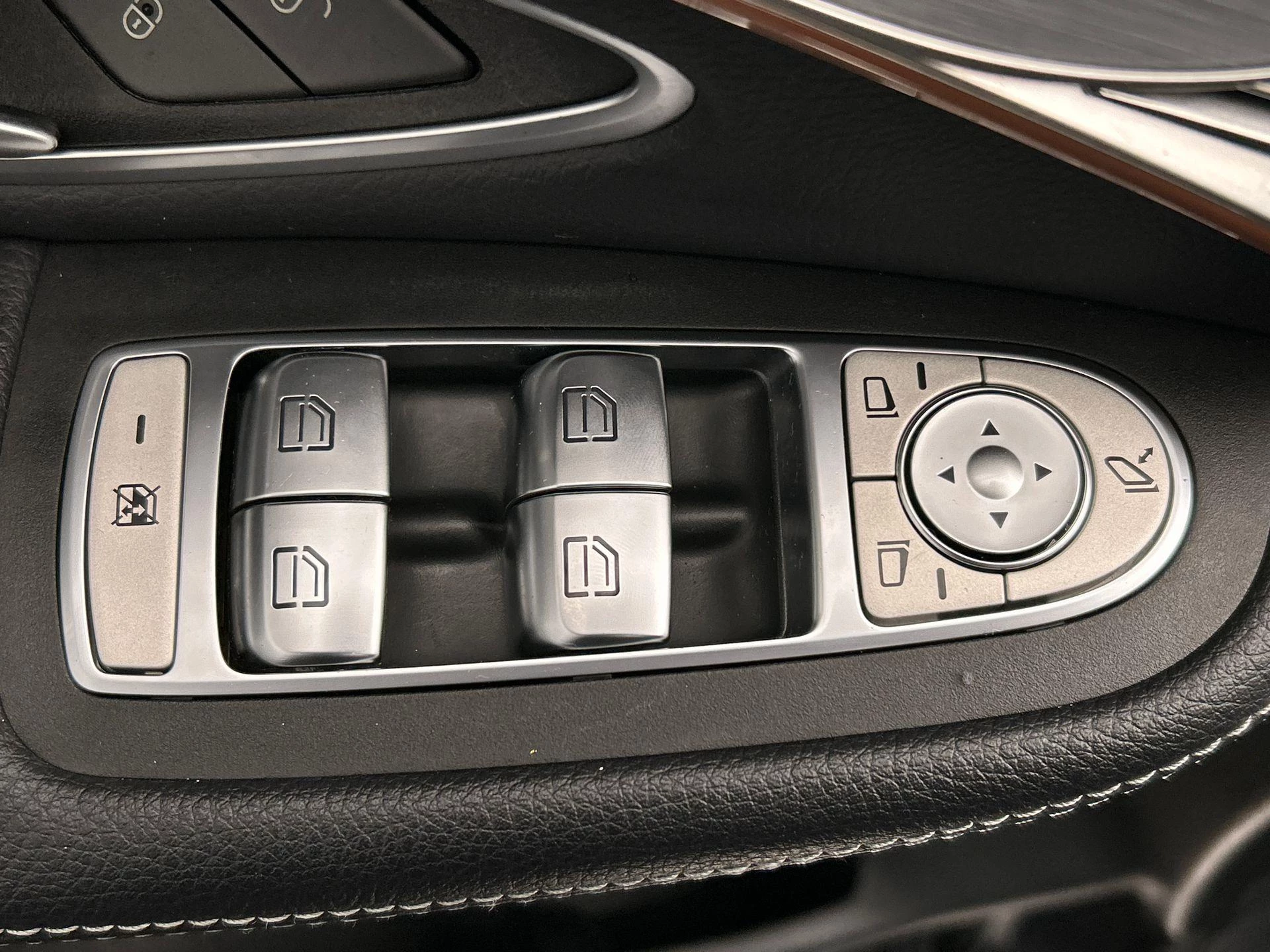 Hoofdafbeelding Mercedes-Benz EQC