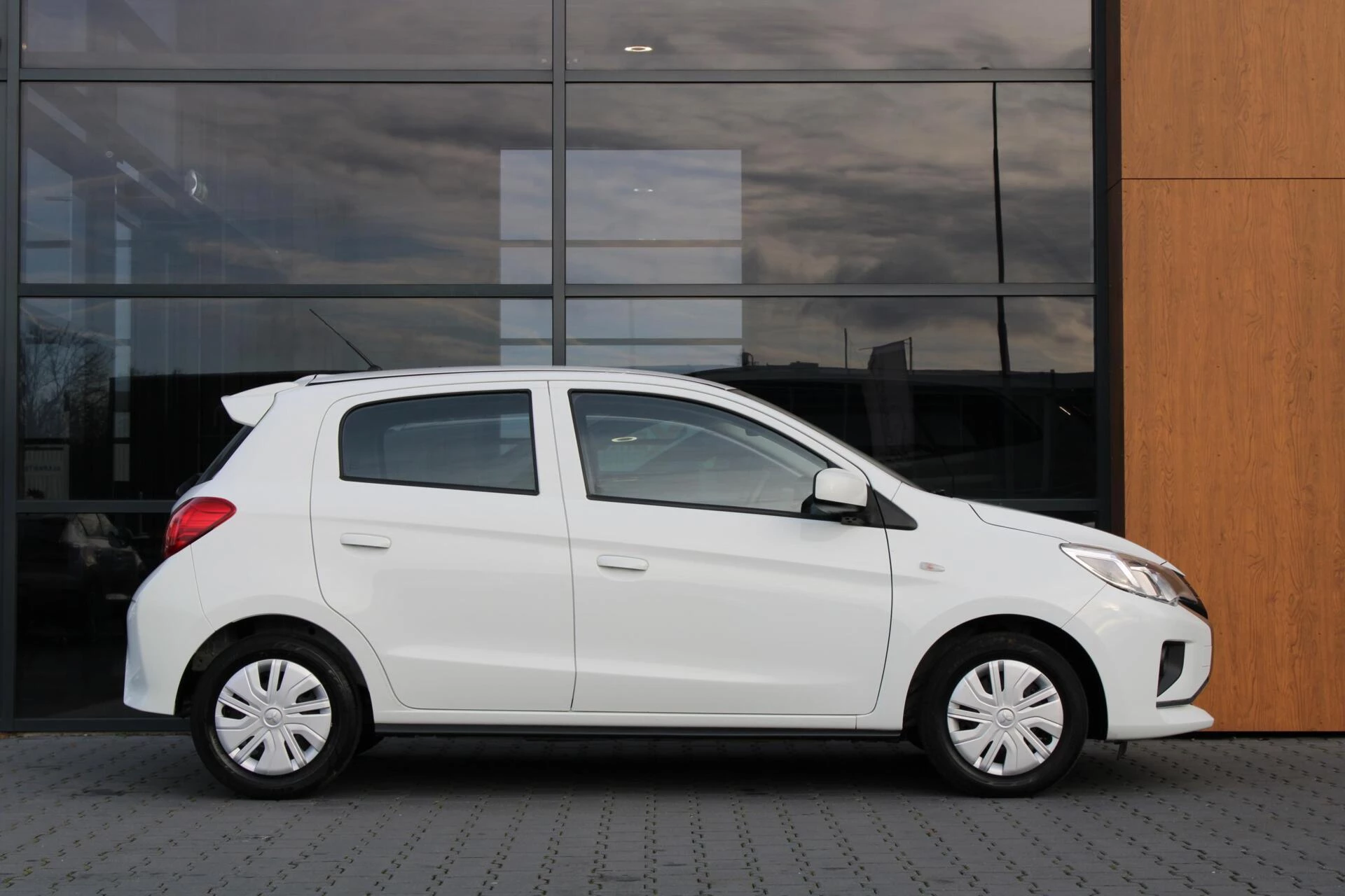 Hoofdafbeelding Mitsubishi Space Star