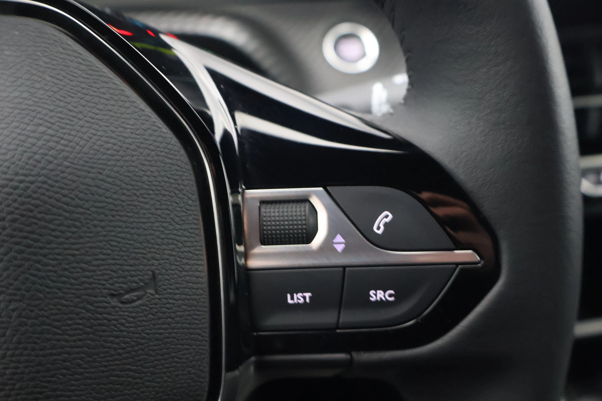 Hoofdafbeelding Peugeot e-2008