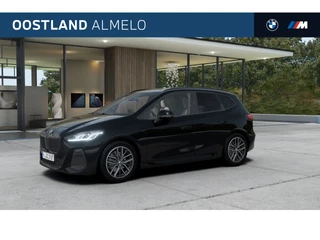 Hoofdafbeelding BMW 2 Serie BMW 2 Serie Active Tourer 220i M Sport Automaat / Panoramadak / Trekhaak / Sportstoelen / Adaptieve LED / M Adaptief onderstel / Parking Assistant Plus / / Comfort Access