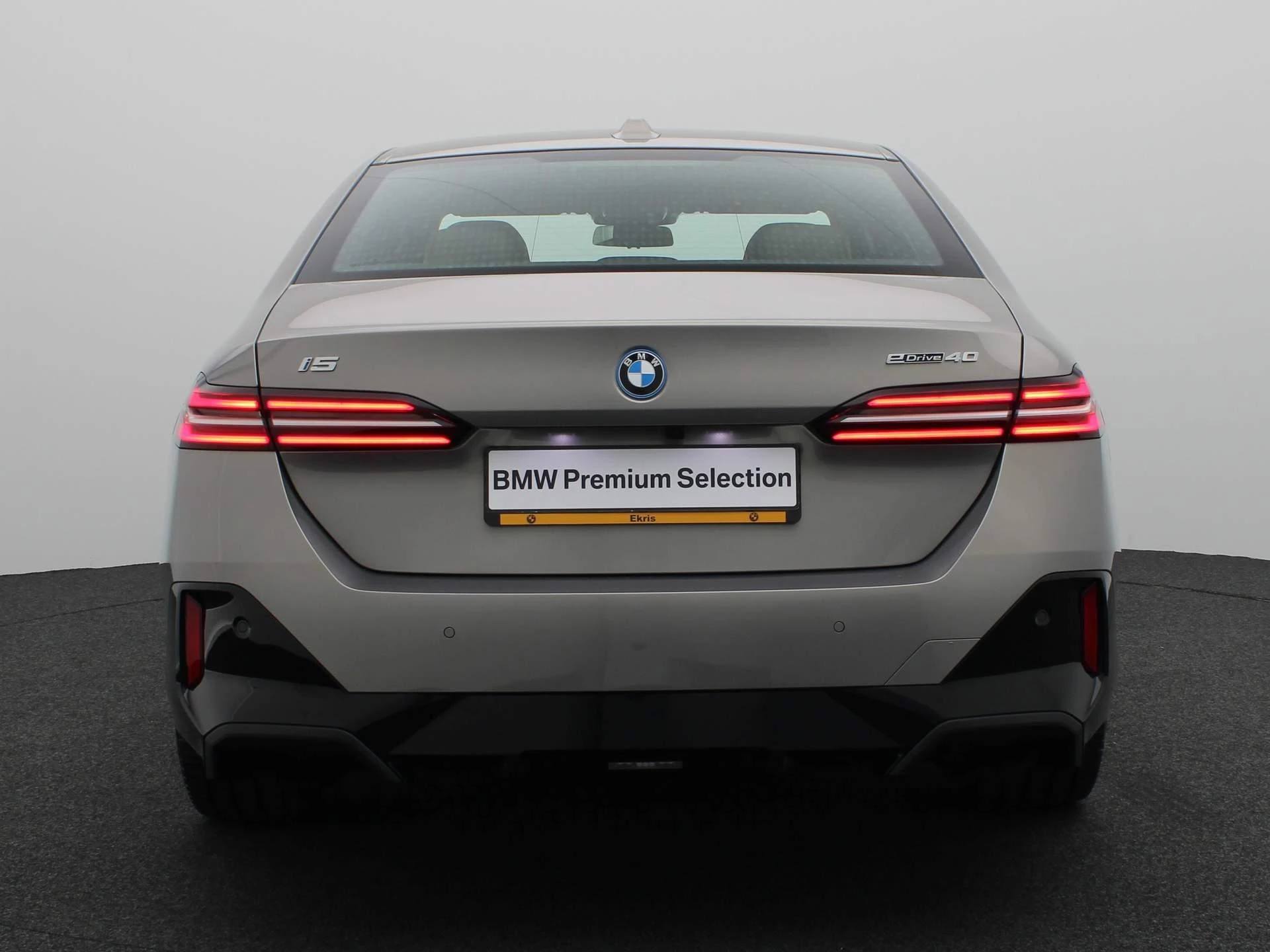 Hoofdafbeelding BMW i5