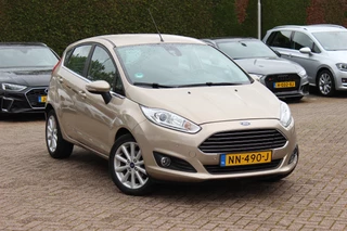 Ford Fiesta 1.0 EcoBoost Titanium / 1e Eign. / NL Auto! / Camera / Navigatie / Parkeerhulp V+A / 16'' / Bluetooth / Cruise Control