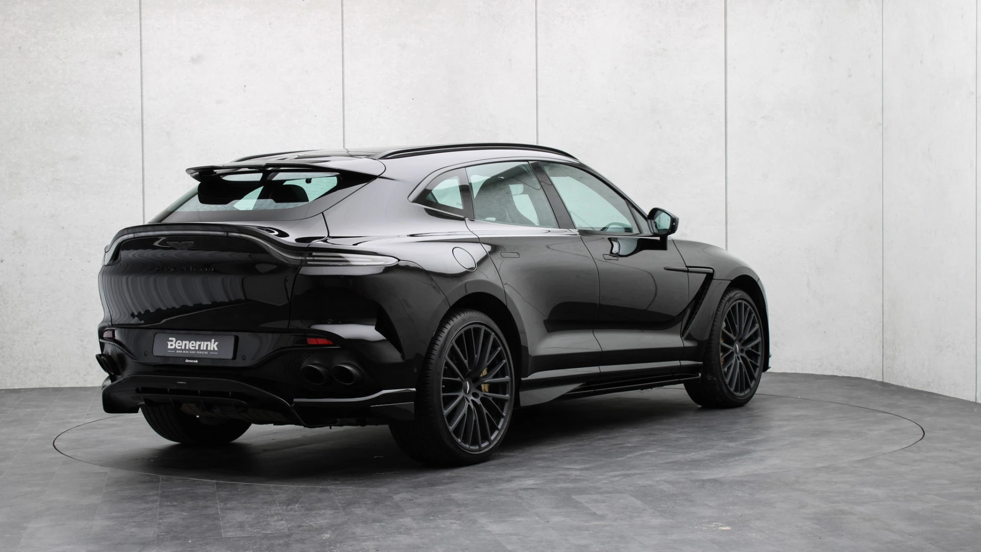 Hoofdafbeelding Aston Martin DBX
