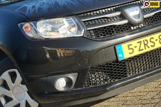 Dacia Sandero 0.9 TCe Lauréate | Noir Magma | Elek.ramen/Airco/Radio-CD - Keurige auto!