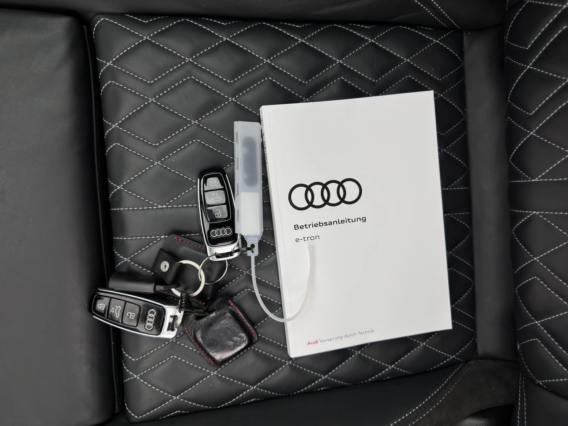 Hoofdafbeelding Audi e-tron