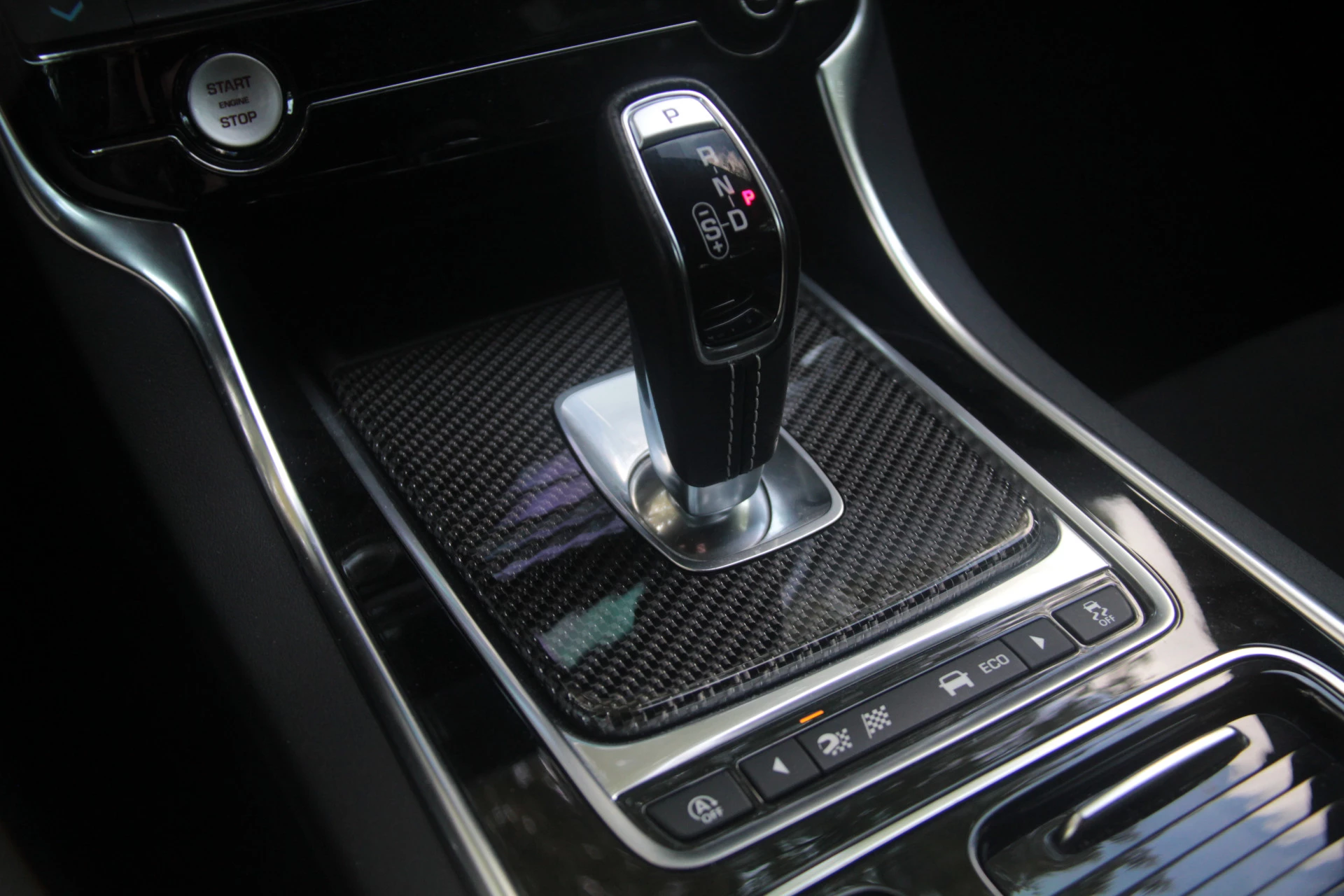 Hoofdafbeelding Jaguar XE