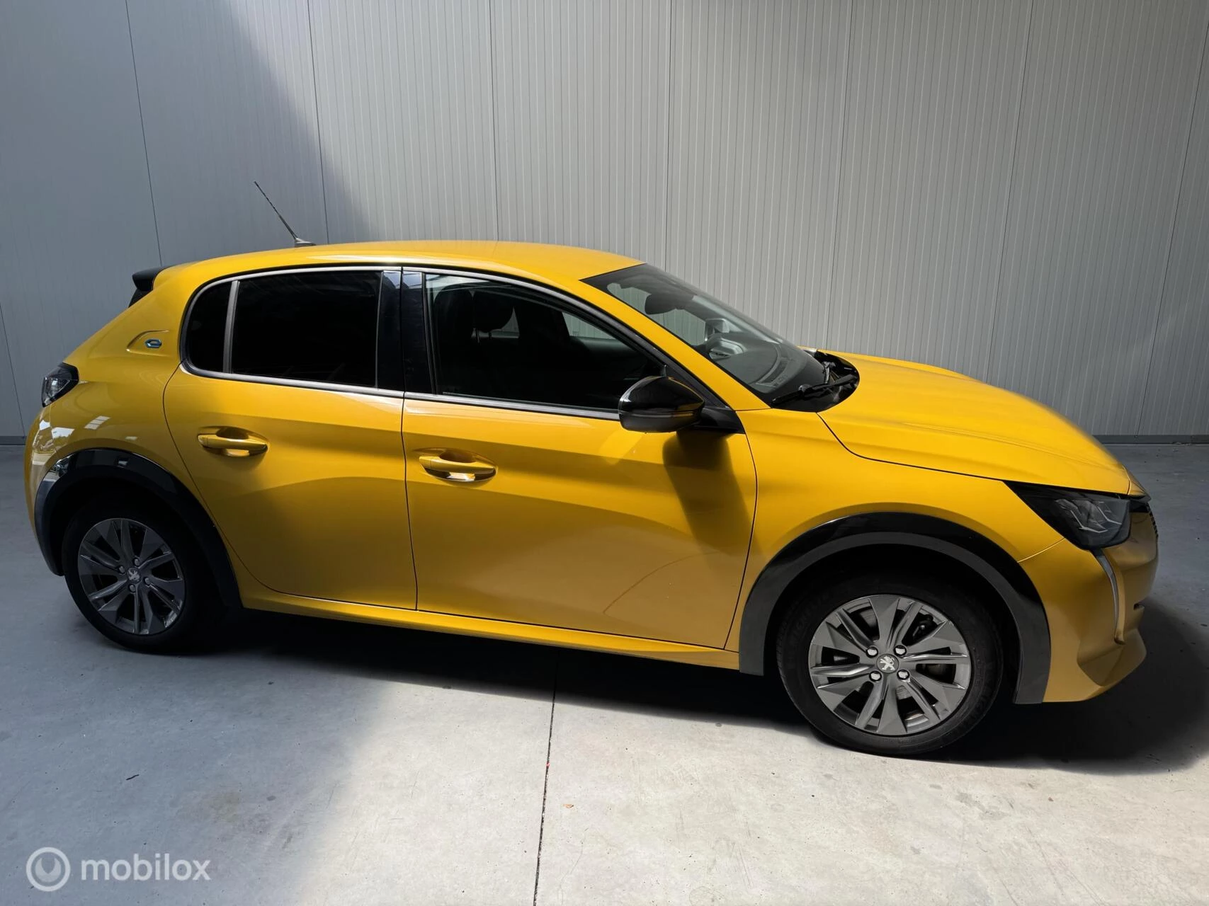 Hoofdafbeelding Peugeot e-208