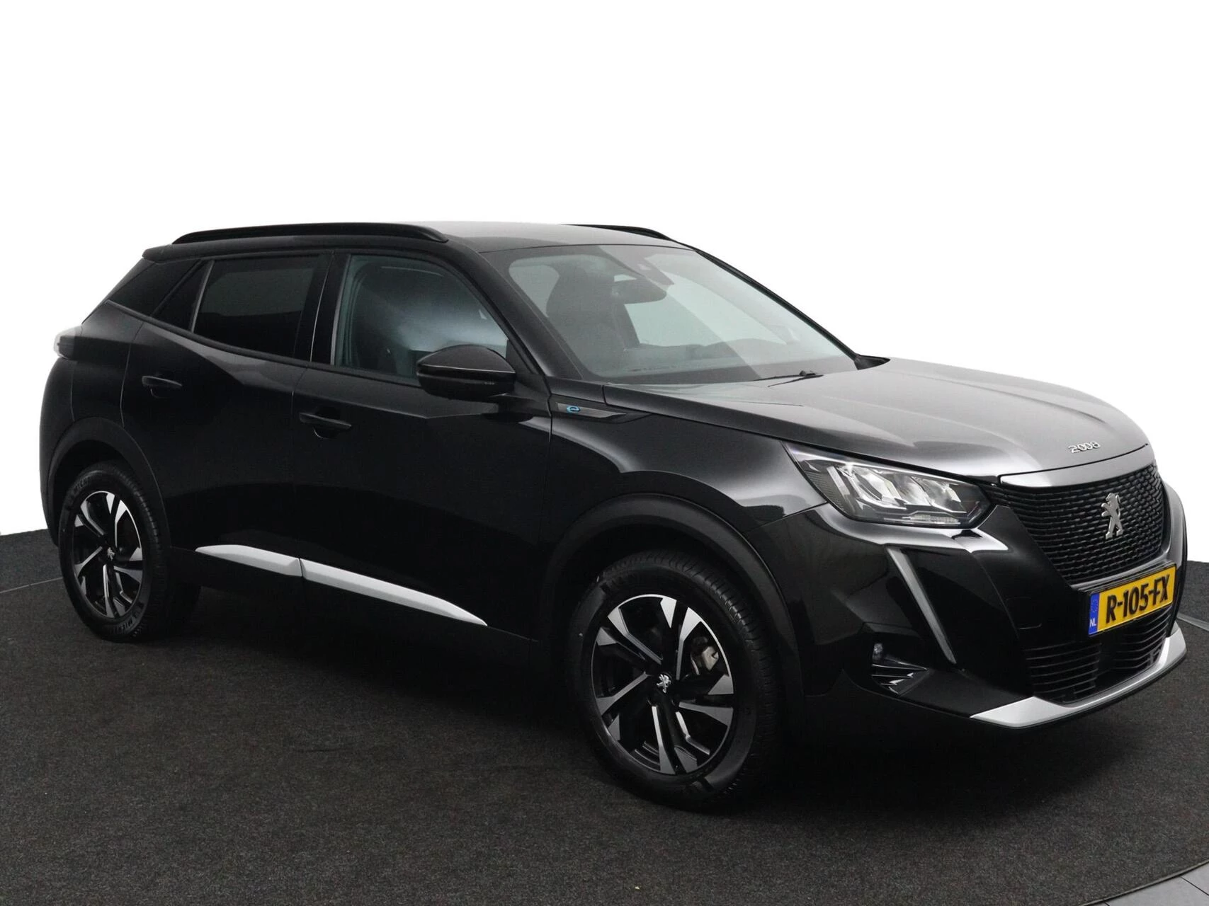 Hoofdafbeelding Peugeot e-2008