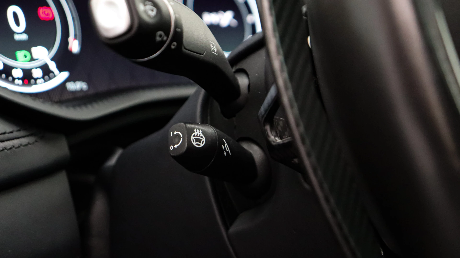 Hoofdafbeelding Aston Martin DBX