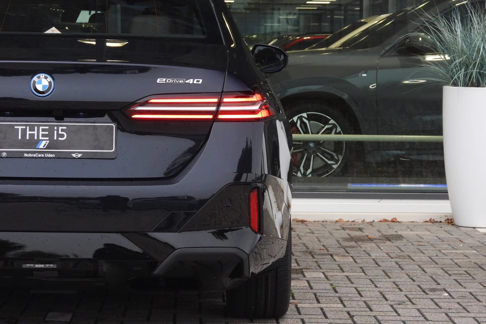 Hoofdafbeelding BMW i5