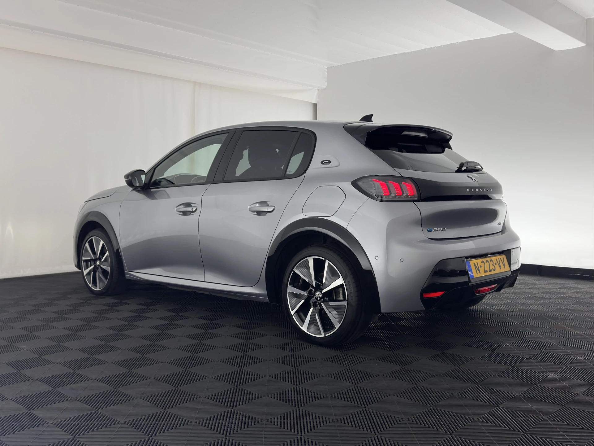 Hoofdafbeelding Peugeot e-208