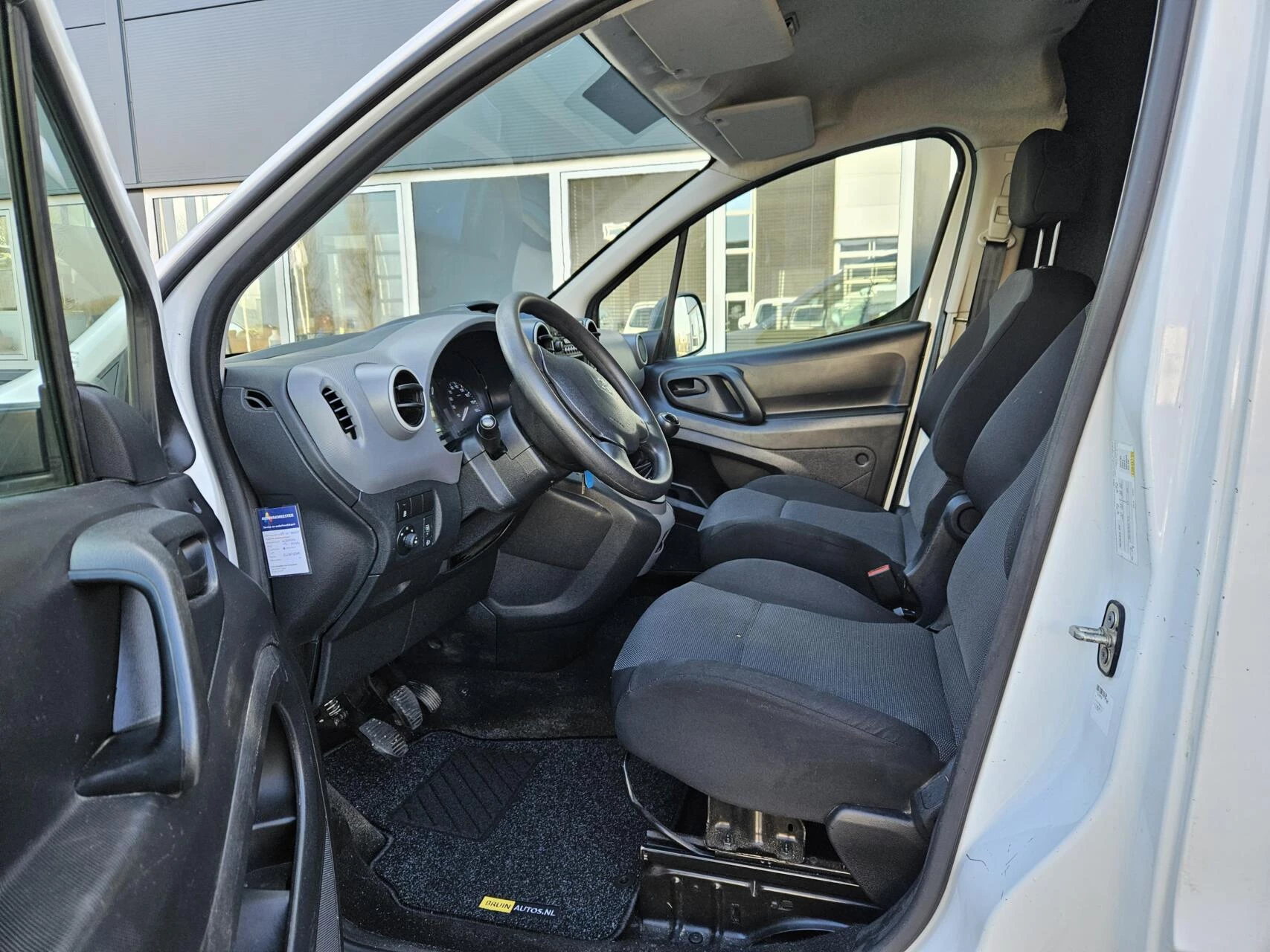 Hoofdafbeelding Peugeot Partner