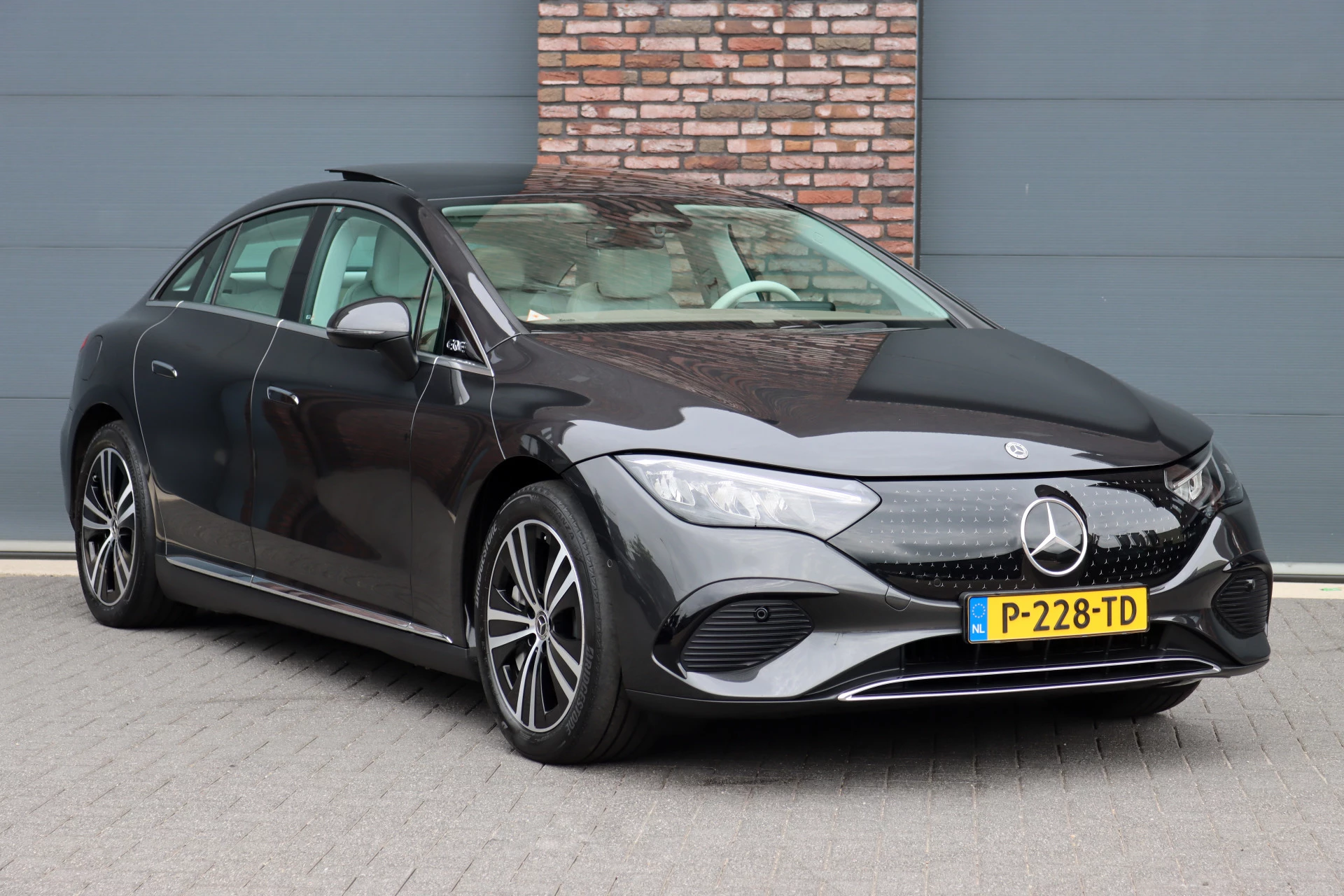 Hoofdafbeelding Mercedes-Benz EQE