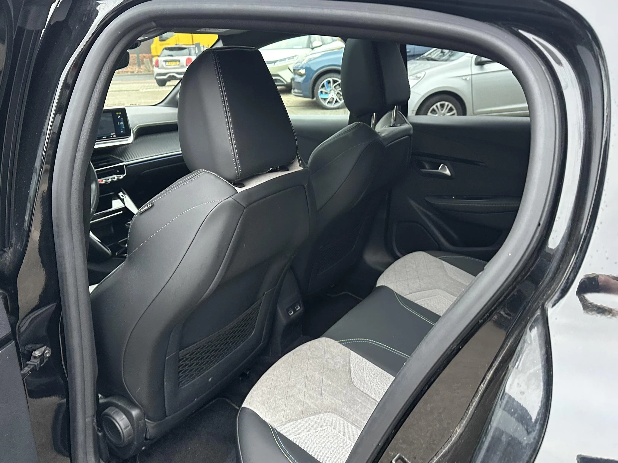 Hoofdafbeelding Peugeot e-208