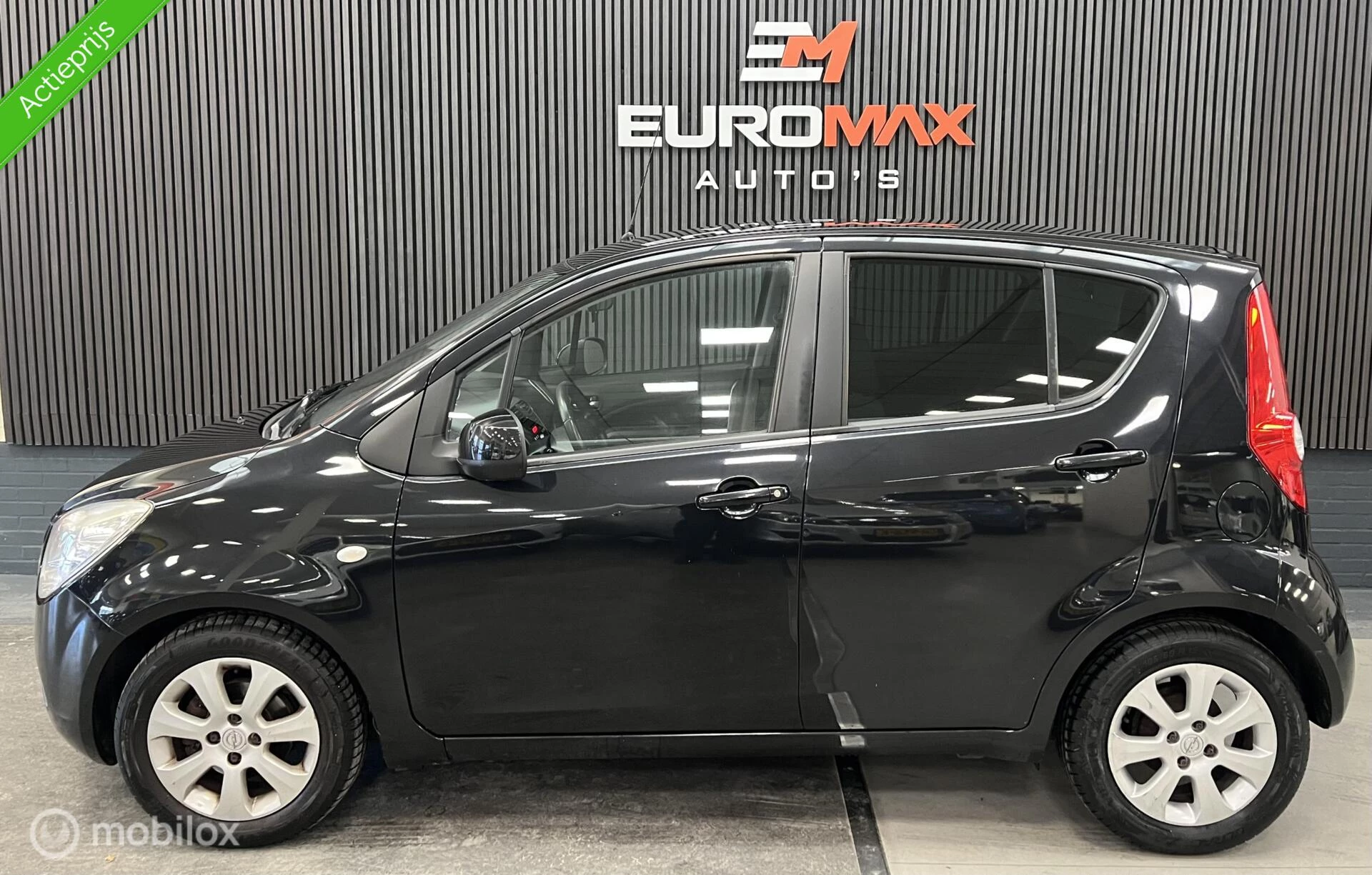 Hoofdafbeelding Opel Agila