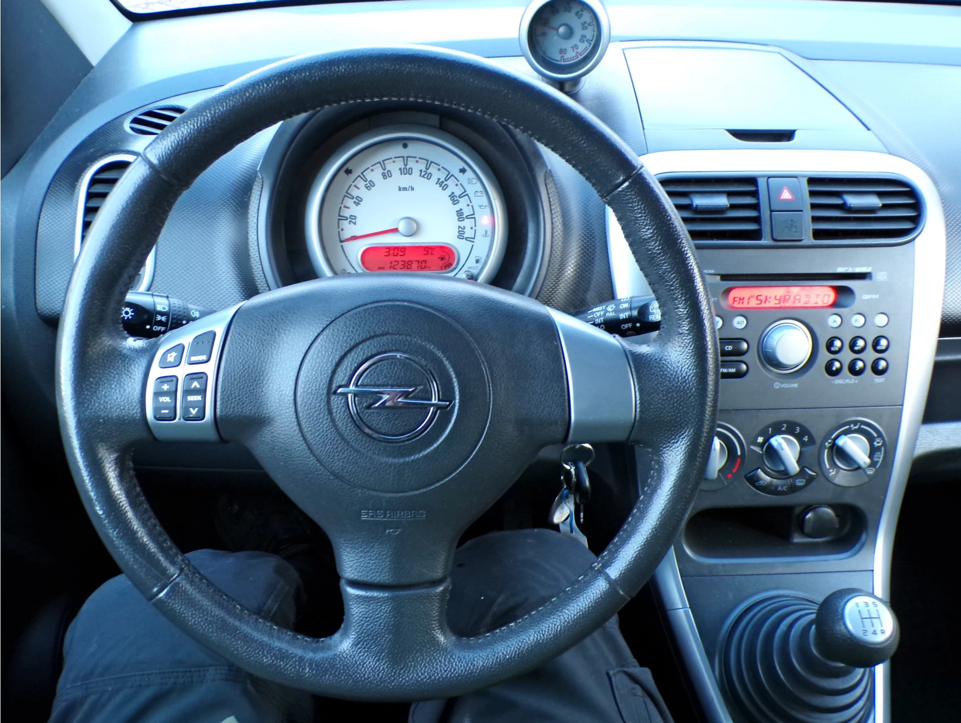 Hoofdafbeelding Opel Agila