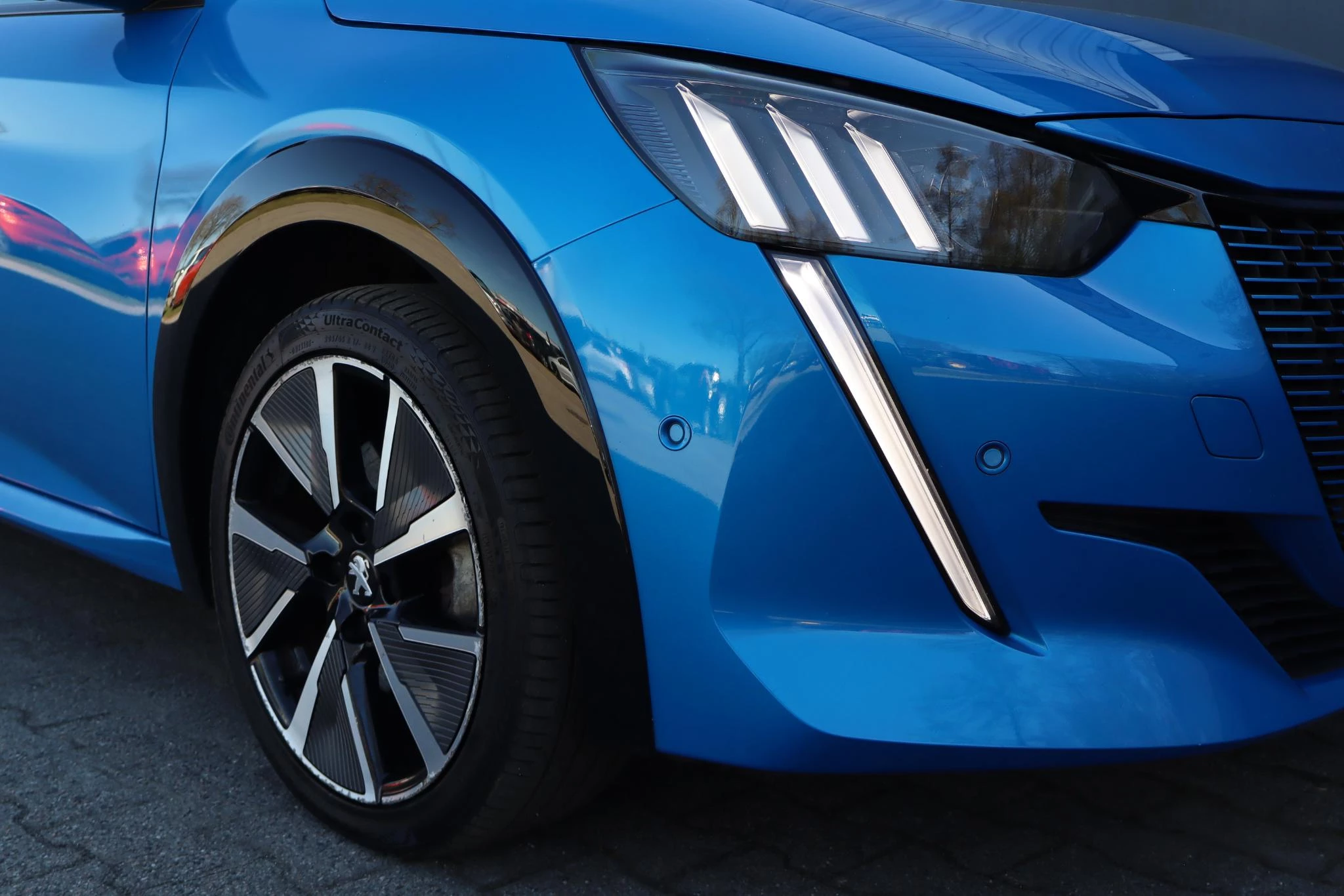 Hoofdafbeelding Peugeot e-208