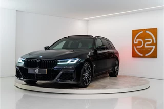 Hoofdafbeelding BMW 5 Serie BMW 5 Serie Touring 540i xDrive High Executive M Sport 334PK | Vierwiel sturing | Laser | Pano | HUD | Sfeer | 12 MND Garantie