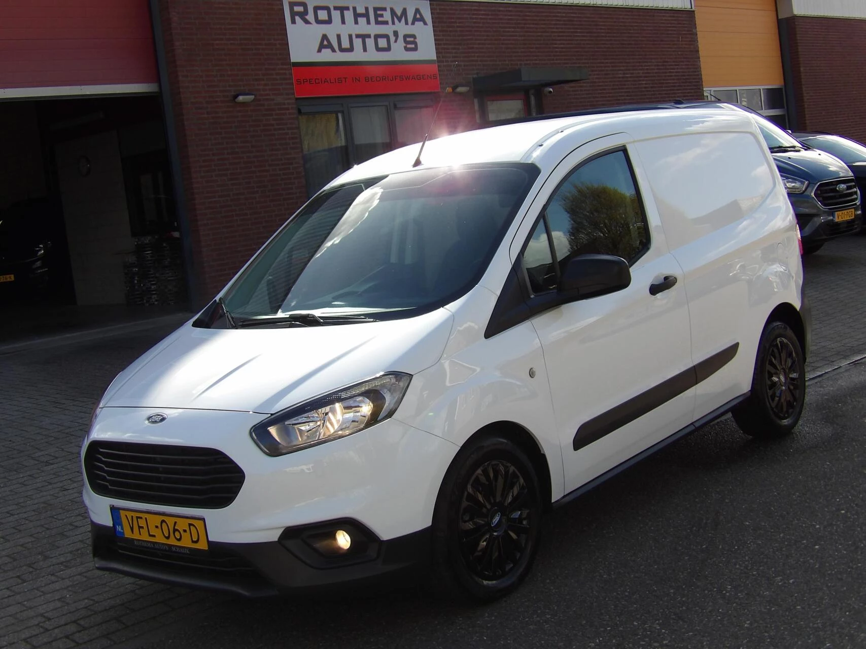 Hoofdafbeelding Ford Transit Courier