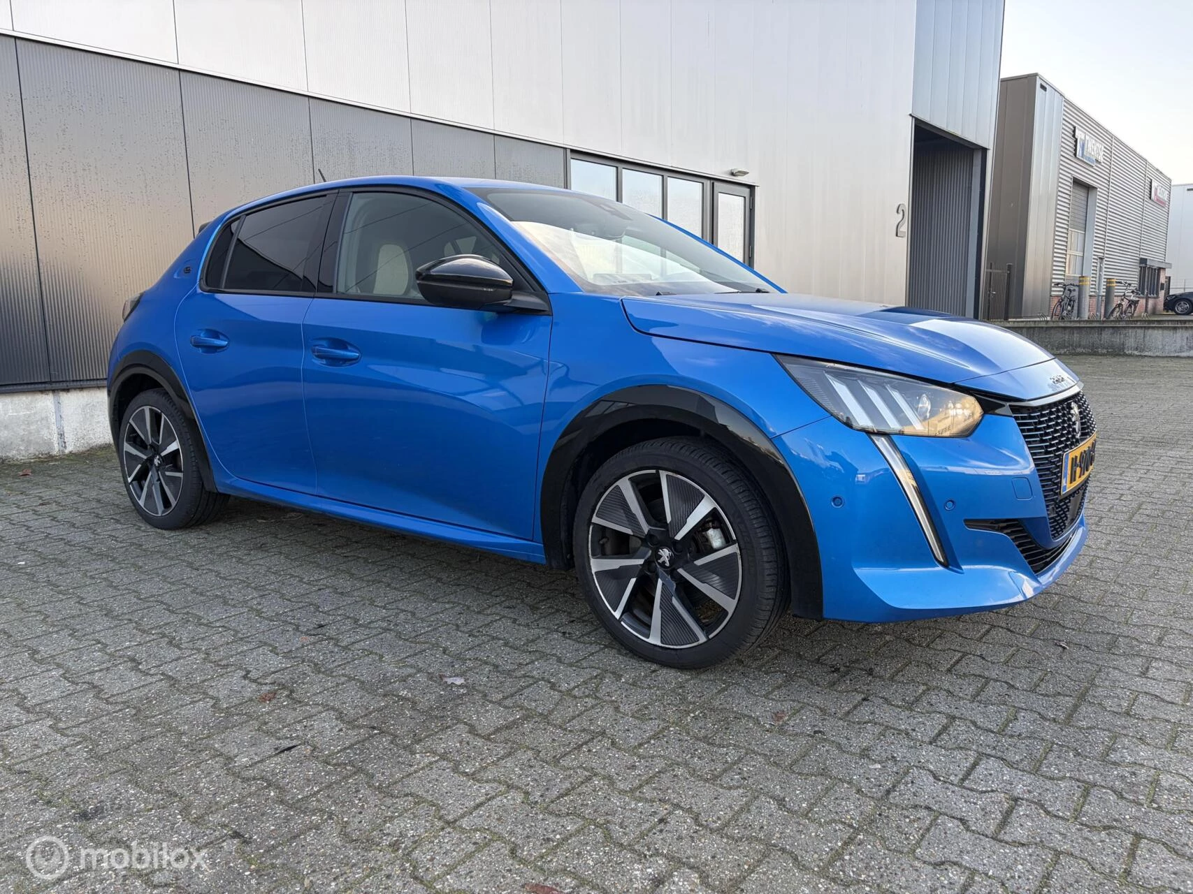 Hoofdafbeelding Peugeot e-208