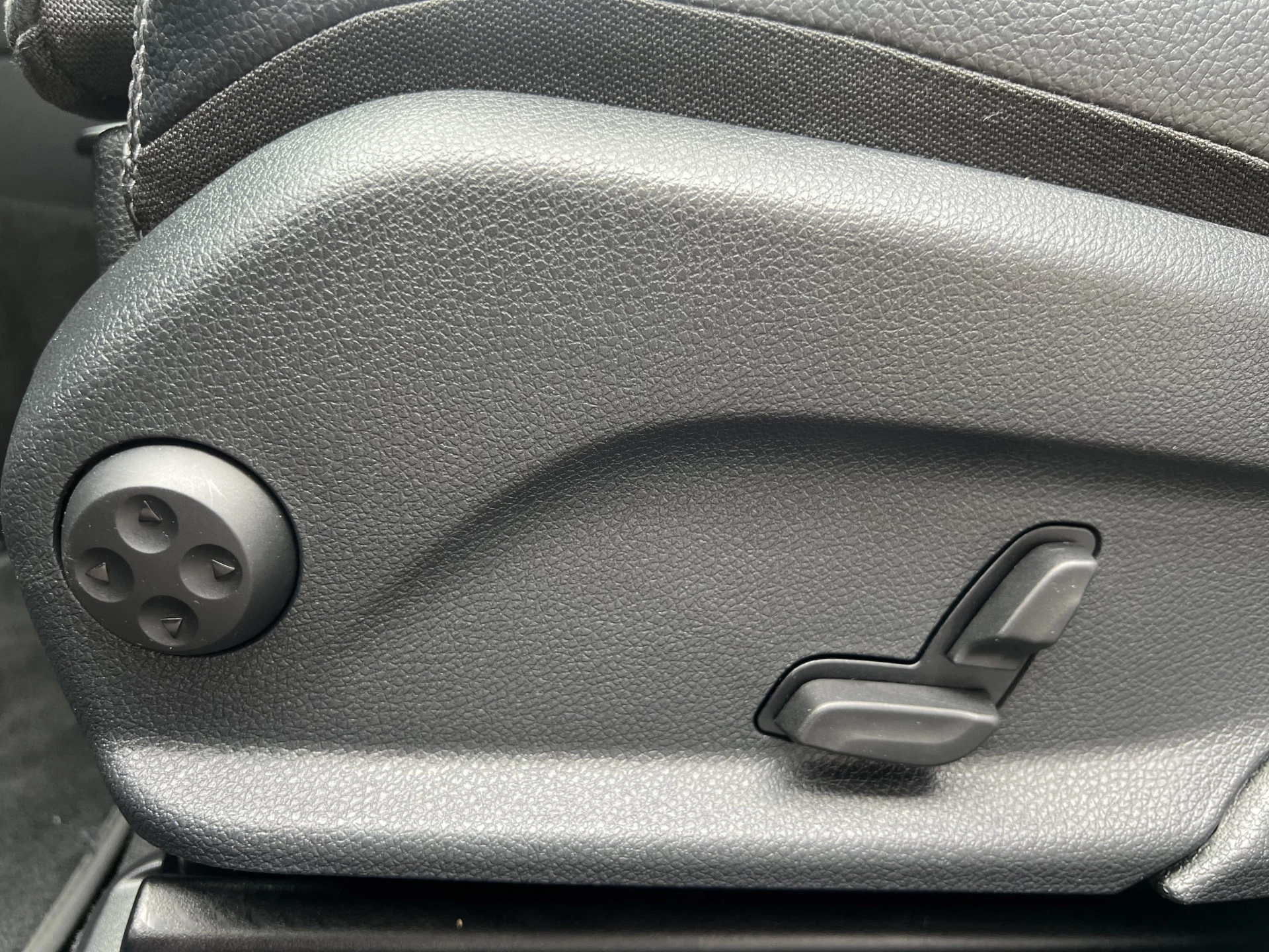 Hoofdafbeelding Mercedes-Benz EQC