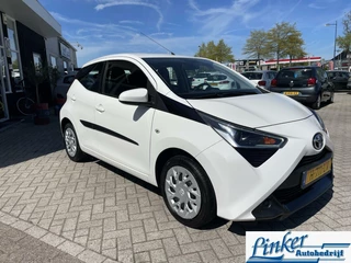 Hoofdafbeelding Toyota Aygo Toyota Aygo 1.0 VVT-i x-play AIRCO / CAMERA / GEEN AFLEVERKOSTEN